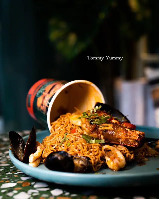 虎蝦海鮮混亂杯麵