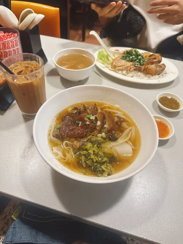 泰式鹵豬脾河粉