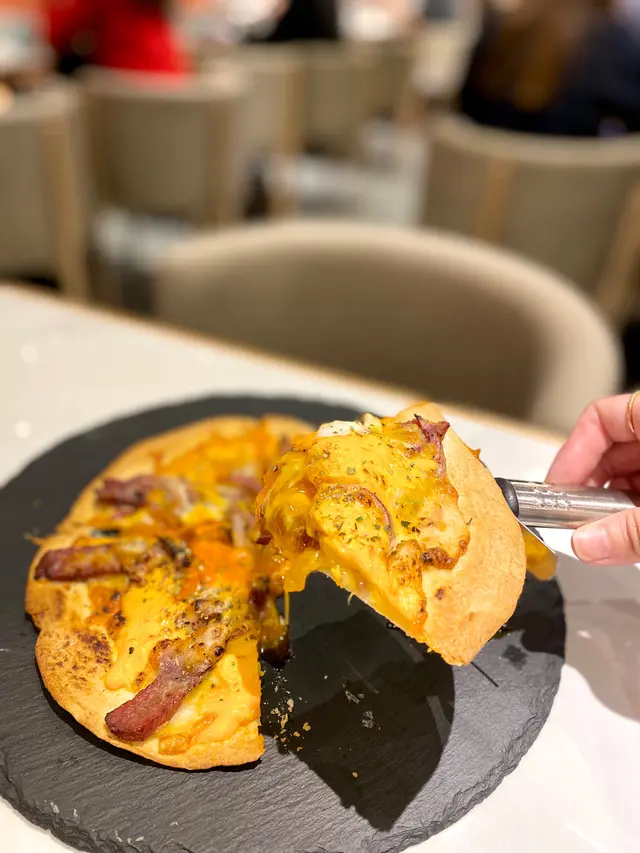 叉燒蛋香脆薄餅