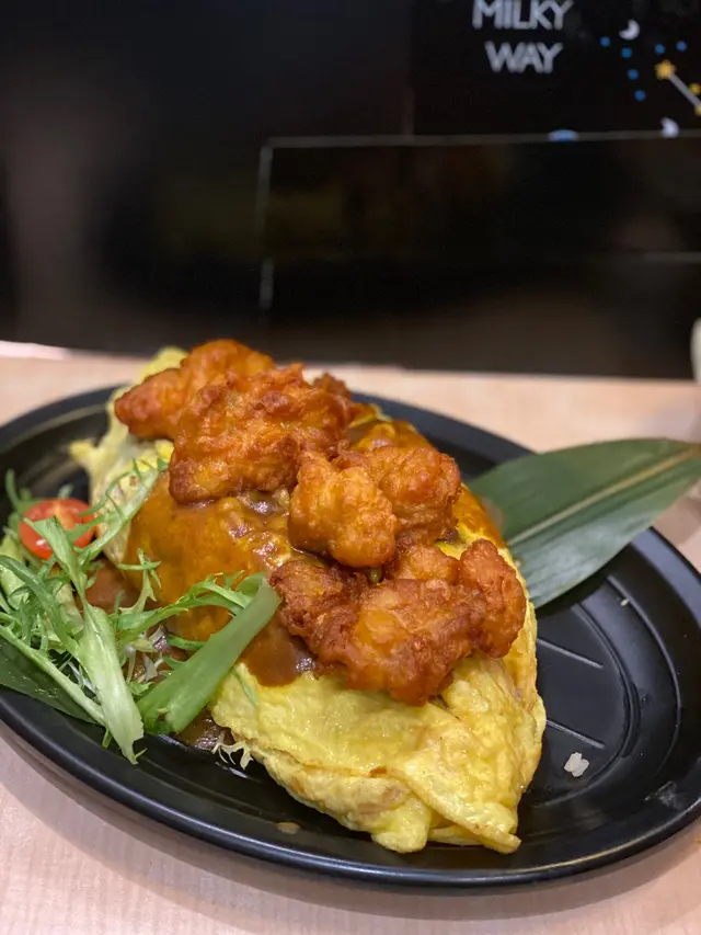 唐揚炸雞蛋包飯