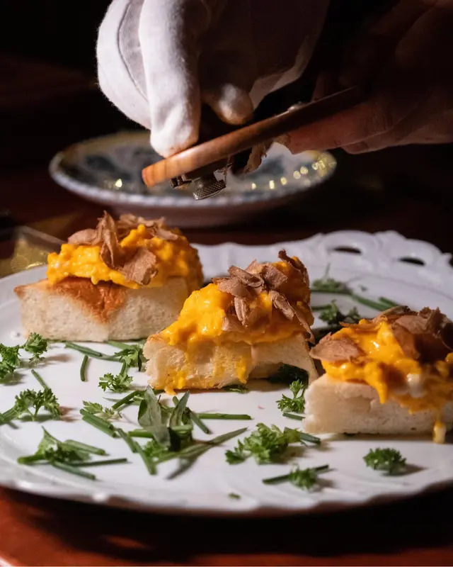 Truffle Eggs Crostini