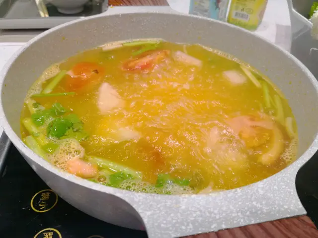 櫻桃鮮茄薯仔湯底