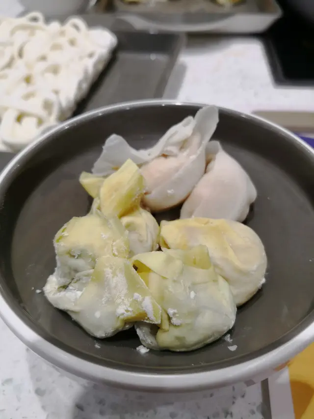 手工雲吞、韮菜餃、魚皮餃