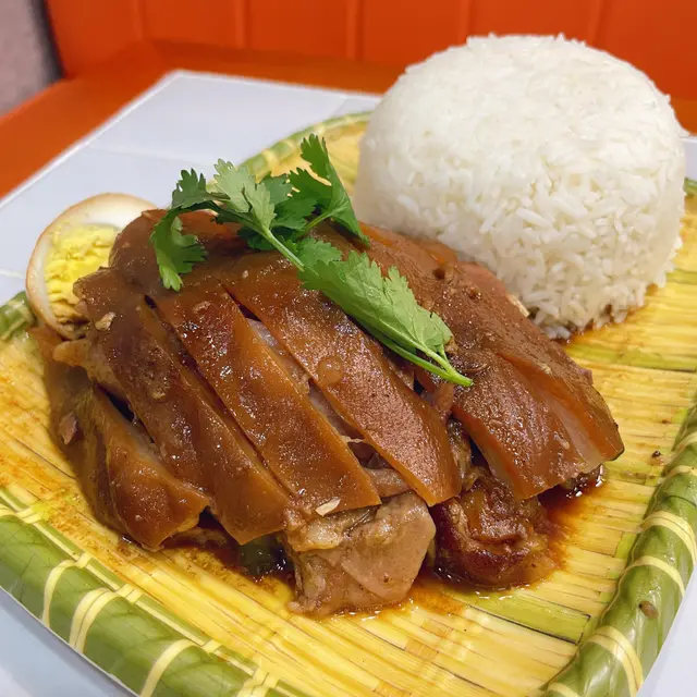 招牌滷水豬手飯