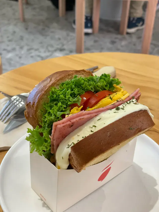 火腿蛋熔岩芝士盒子吐司