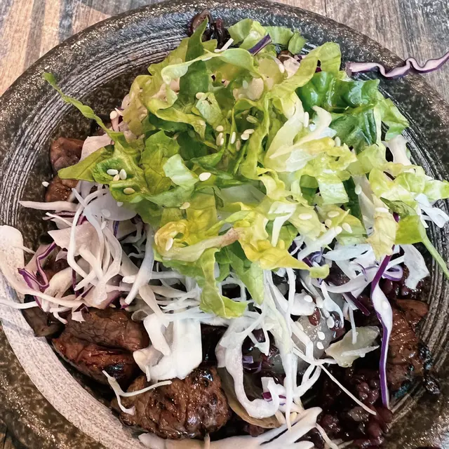 牛裡脊肉黑糯米炒飯