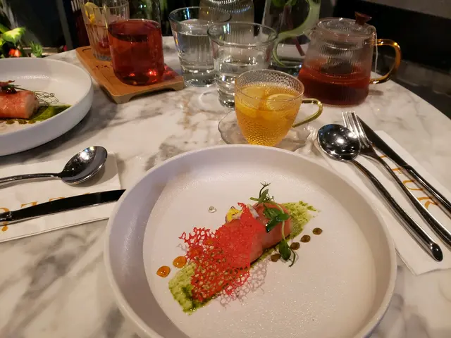 頭盤 唔記得係咩太子同蝦 腥腥地 不如正正經經煎一煎會仲香口