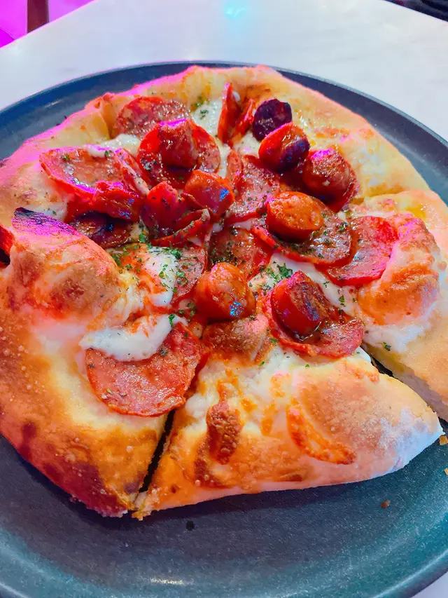 辣肉腸手工披薩