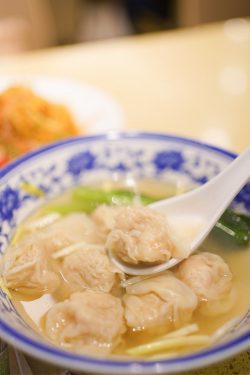 蠔仔粥 - Picture of Sun Kee Chicken Congee (Yuen Long), Hong Kong