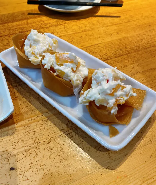 什果沙律鮮蝦雲吞