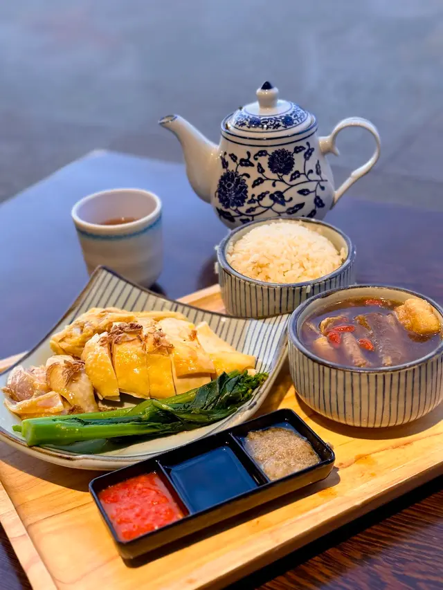 海南雞飯拼馬來西亞肉骨茶