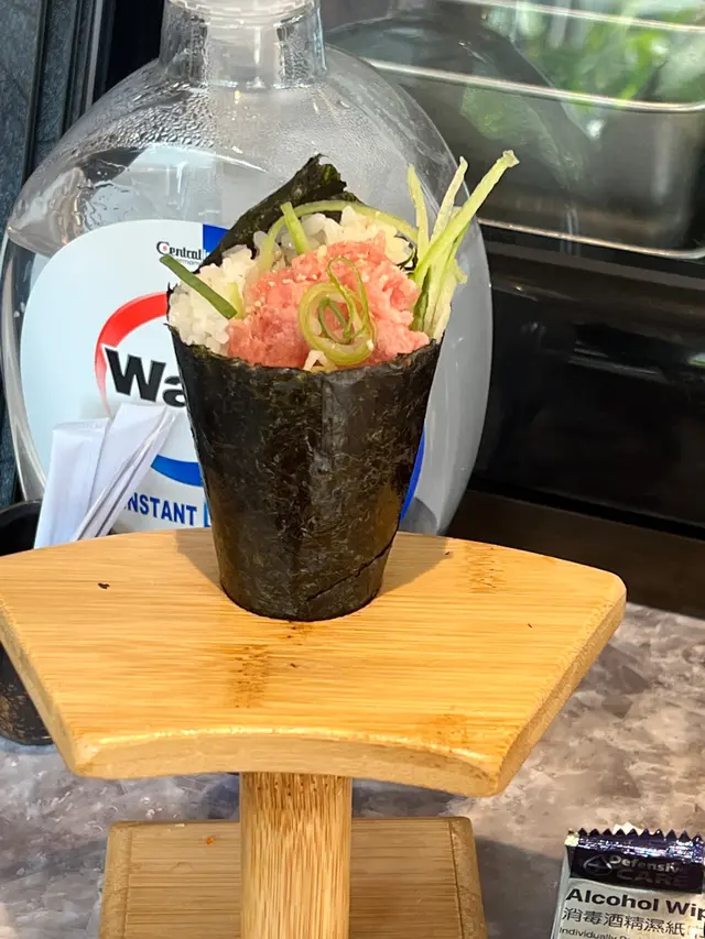 蔥粒吞拿魚腩手卷