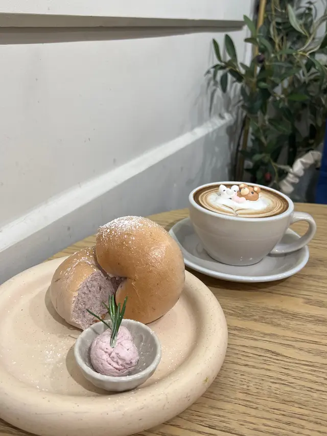 Rosella  Cream  Cheese  Bagel