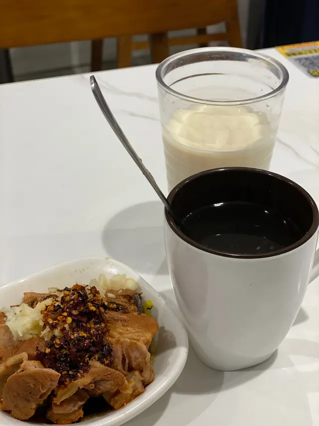 我覺得野飲就好一般，如果唔係真係好口乾，建議出去買嘢飲