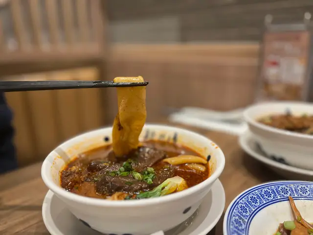 麻辣蒜味腱心半筋半肉刀削麵