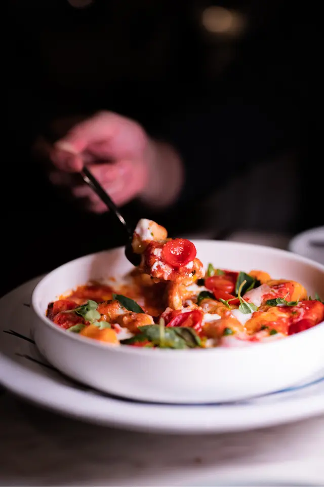 “ꜱᴏʀʀᴇɴᴛɪɴᴀ” 蕃茄及水牛芝士薯仔丸子