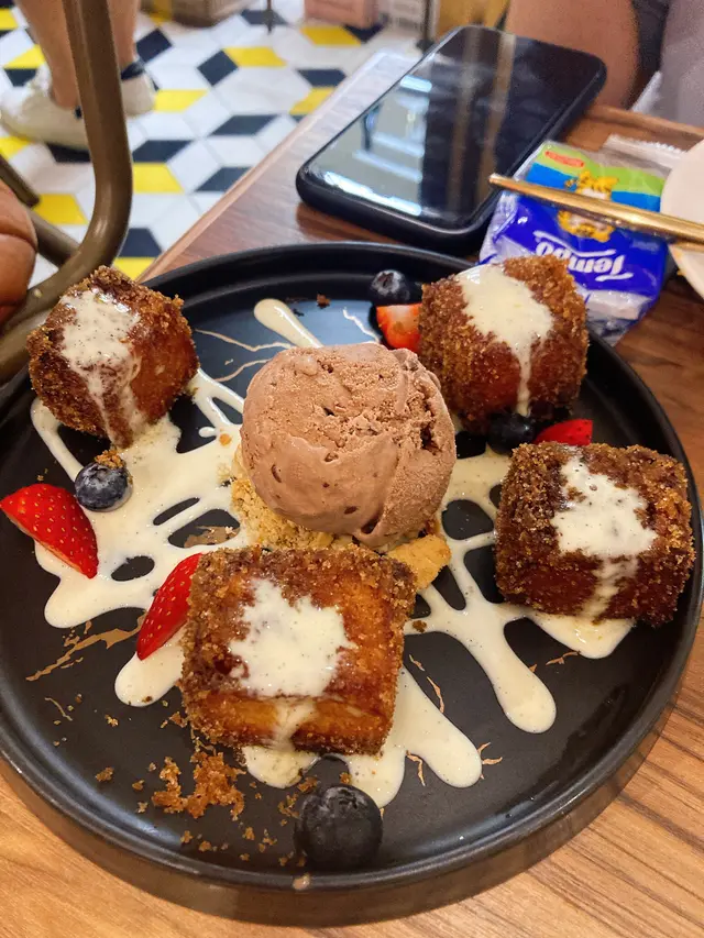 西班牙炸多士拼雪糕