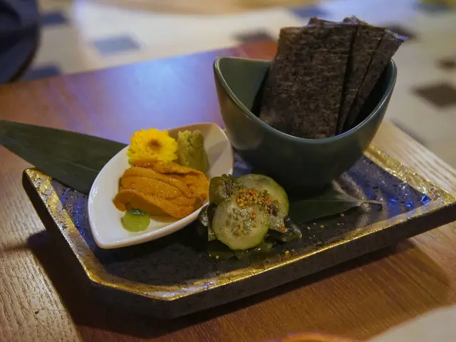 海膽兩片配紙菜 ($98)