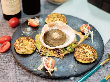 7周年特别食品: 马里兰州煎蟹饼配松叶蟹膏