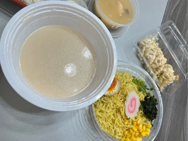 日式炸餃子拉麵