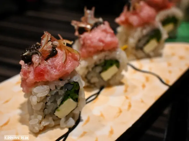 茗荷黑松露吞拿魚腩芝士卷