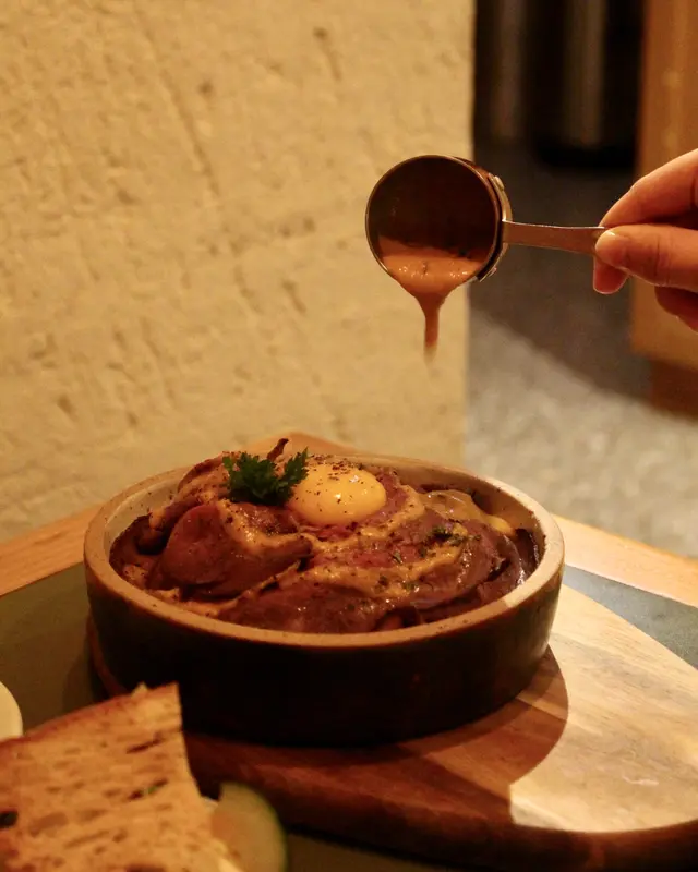 Roast beef topped japanese rice