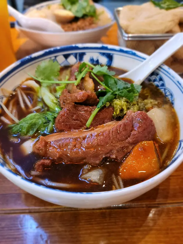 牛腩不夠淋, 刀削麵QQ彈牙