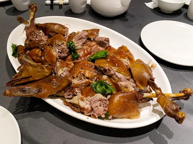 樟木煙燻黑腳鵝