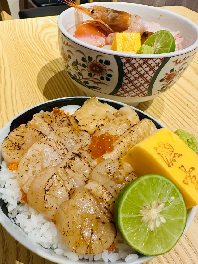 左口魚裙邊·帆立貝·三文魚籽·蟹籽·玉子燒