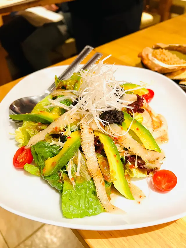 特製黑松露炙燒平目魚邊沙律