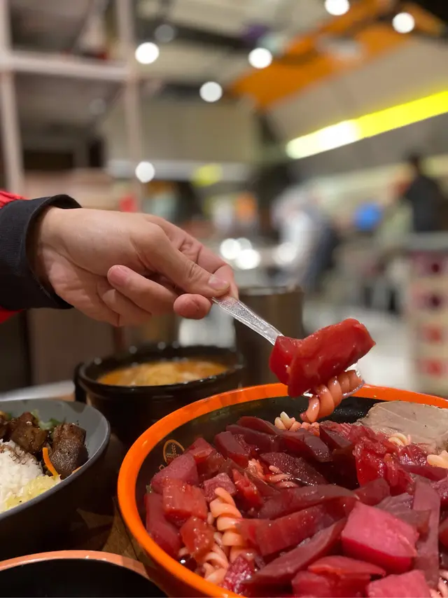 紅菜頭豬髀肉螺絲粉