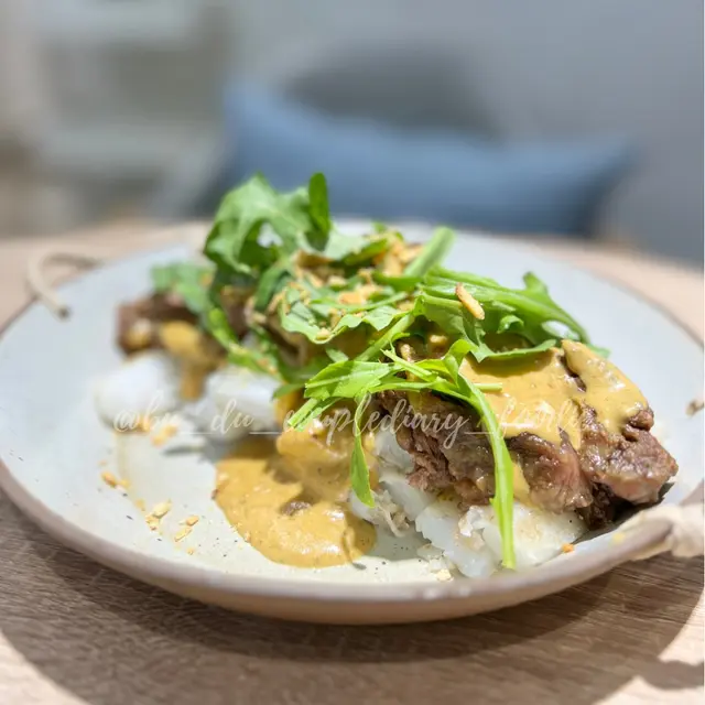 慢煮澳洲牛面頰·沙爹煎腸粉