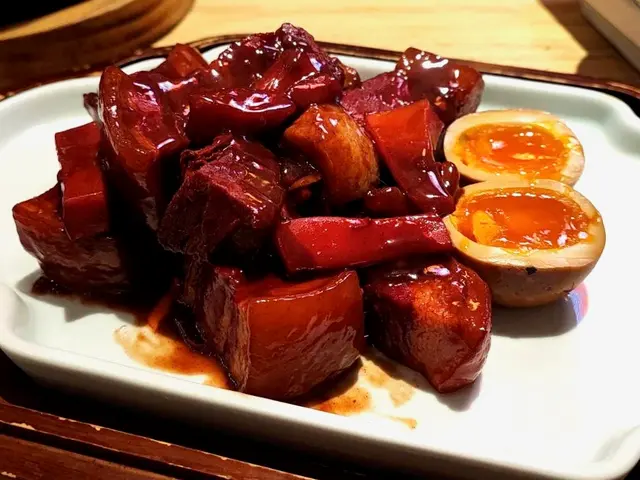 外婆紅燒肉、流心蛋