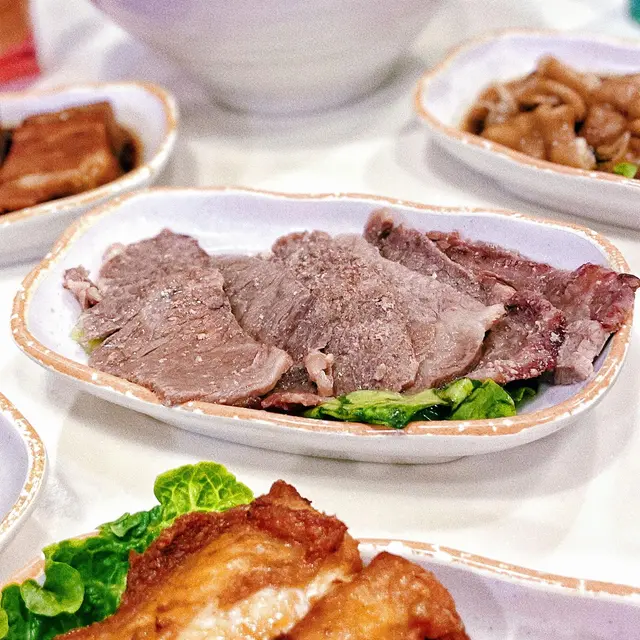 結合咗中式麻辣風味同埋西式肉質鮮嫩口感嘅菜式🥩,肥牛肉質細膩、鮮嫩,麻辣味比其他菜式較低,🌶️咁會令牛肉味更突出!