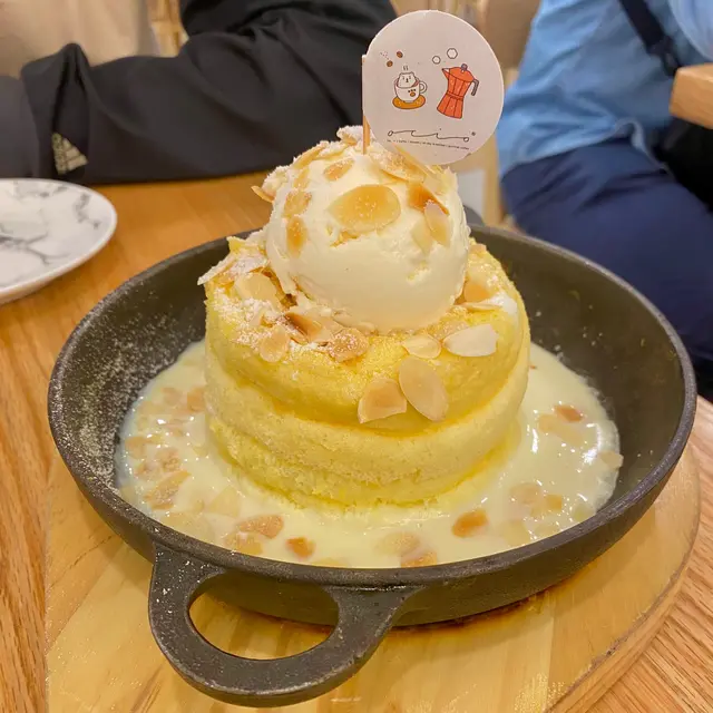 鑊仔麻糟雪山熱香餅