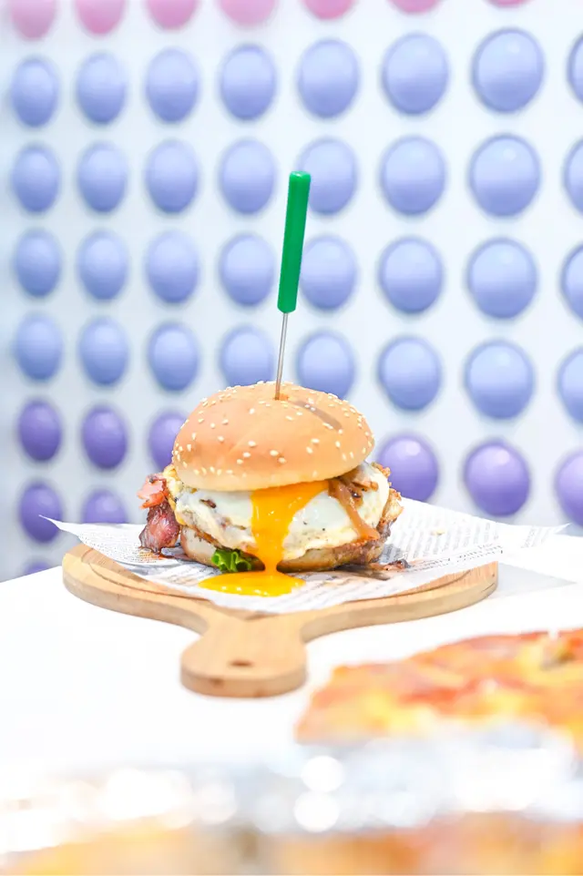 當煙肉蛋再愛上蛋牛肉漢堡