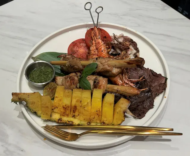 阿閒泰幸運炭燒拼盤