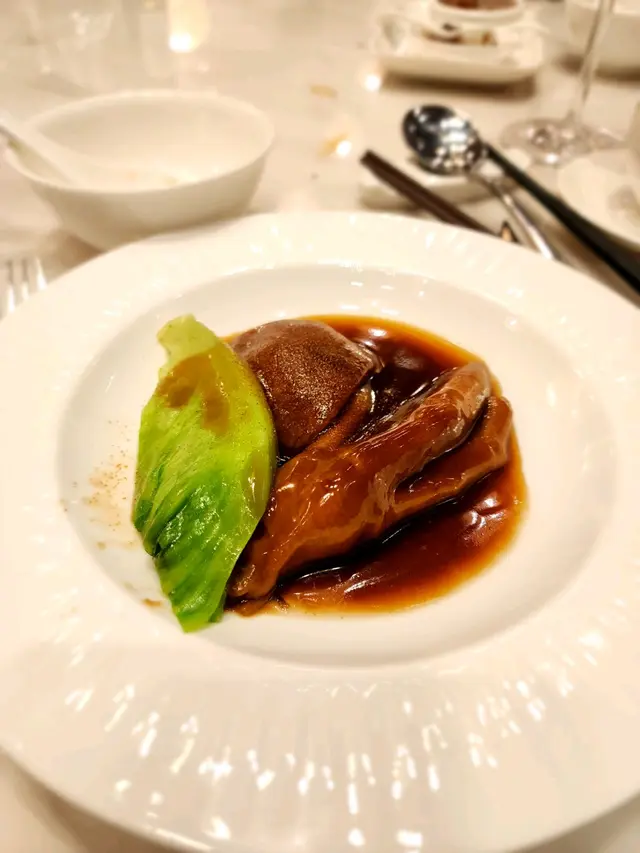 蝦籽慢煮柚皮扣鵝掌