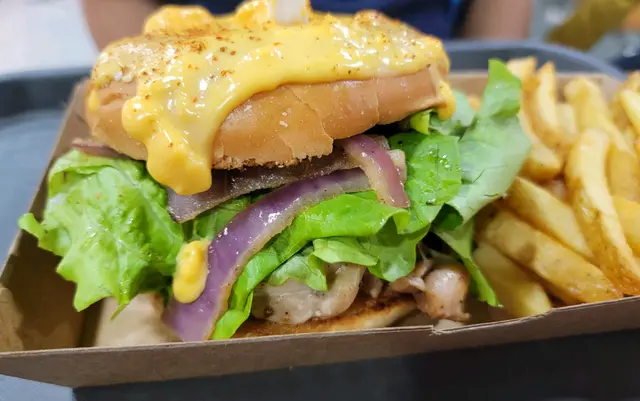 「請問那裏瀑布了？」