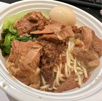 豬軟骨沙茶拌麵