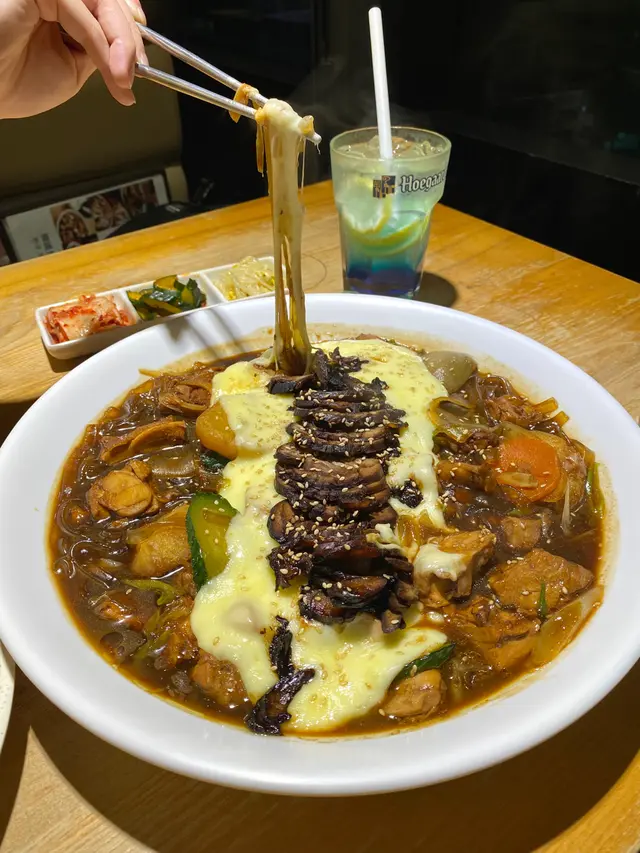 豬手芝士燉雞 (無骨)