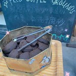 Free    Goodies ~ Coffee  grounds  