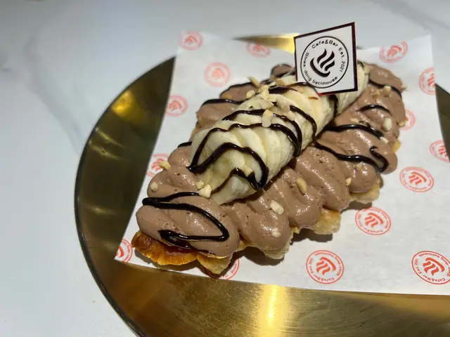 榛子朱古力香蕉牛角酥窩夫