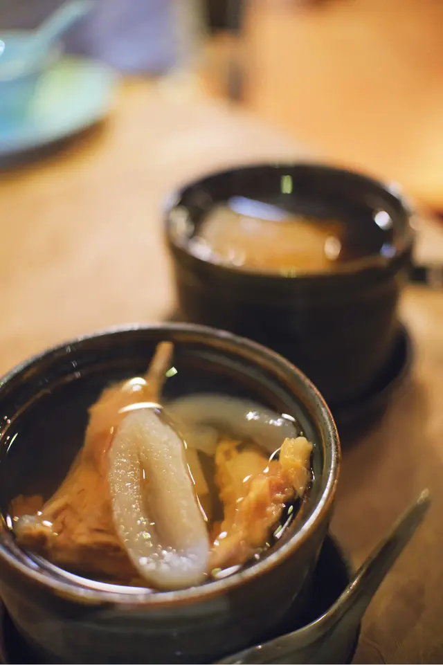 原盅嫩川見陳皮海底椰鱷魚肉湯