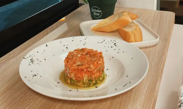 三文魚牛油果他他