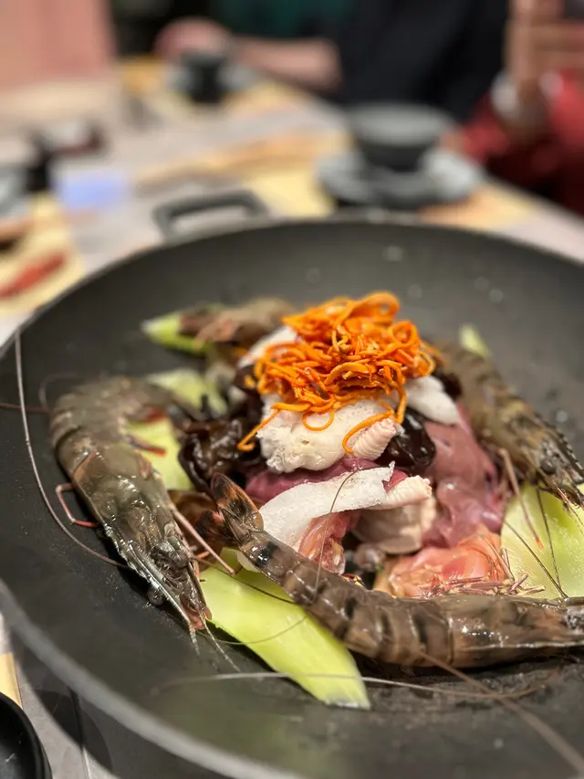 火焰海鮮雞煲