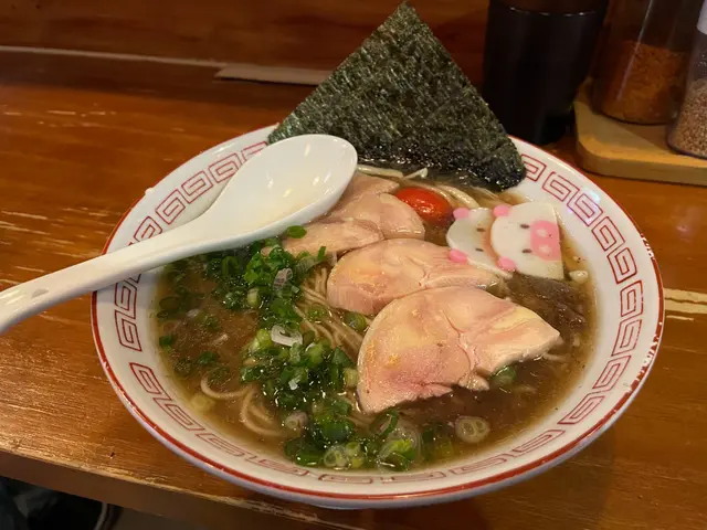 鹽味醬油雞肉拉麵