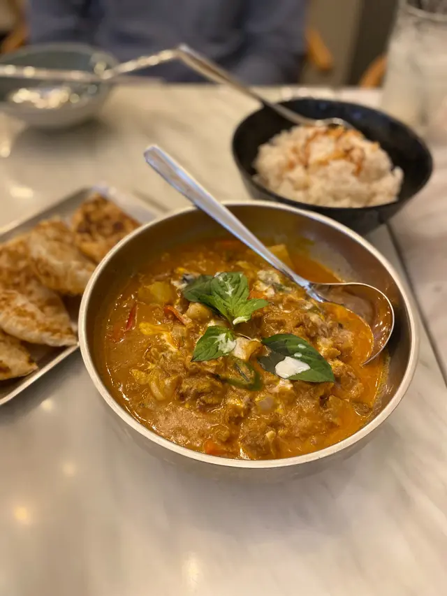 紅咖喱牛肉配珍珠米