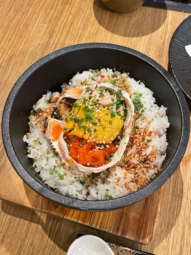 松葉蟹蓋海膽石鍋飯