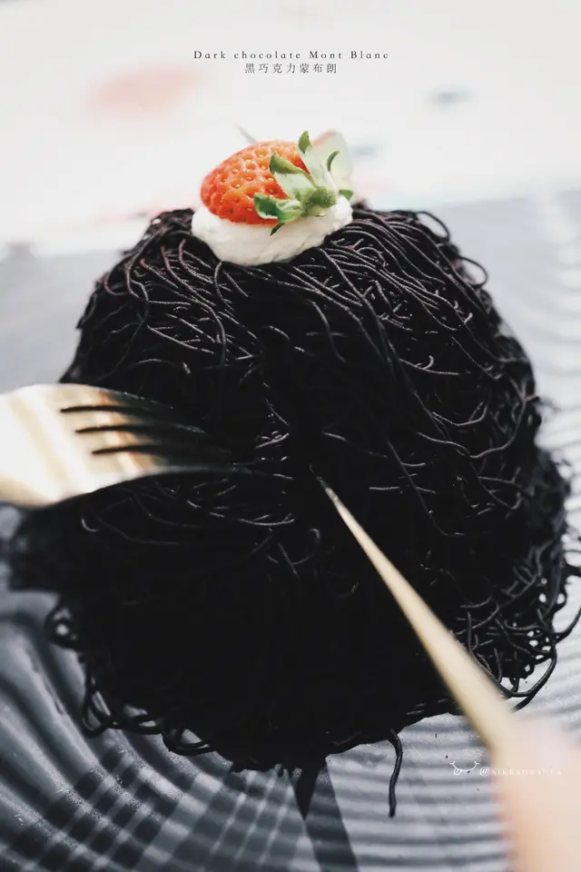 Dark chocolate Mont Blanc